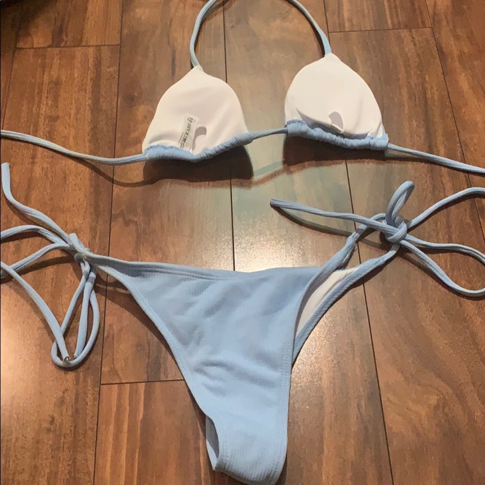 String Bikini - Picture 2 of 3